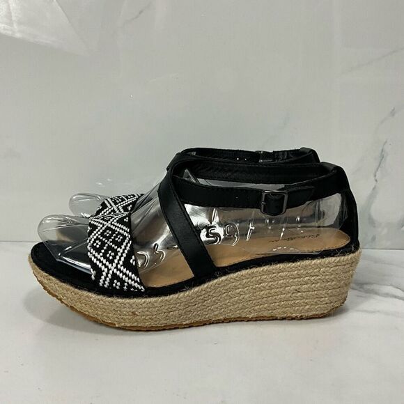 EDDIE BAUER Platform Strappy Sandals - Picture 4 of 7